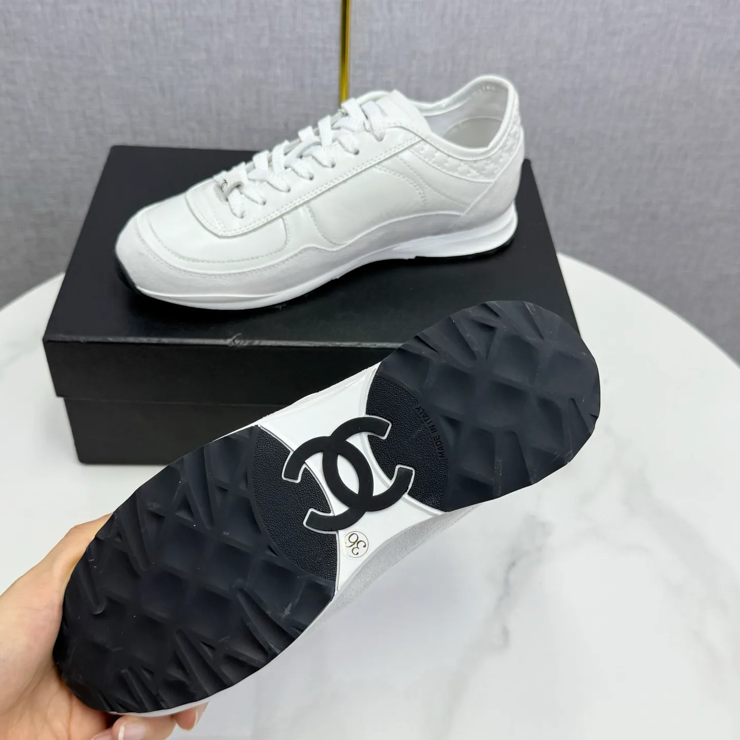 👟👟Ex-factory price 560👟👟Chanel Panda Shoes! 2025 counter's top casual sports shoes. This classic design; the upper is electro-embroidered with a variety of techniques; the outsole is fashionable and sporty; the unusual inclusion of a variety of color matching elements... The diversified mix and match is very good-looking and versatile, and can be used for leisure, fashion, sports, and outdoor... ꫛꫀꪝ Go➫ Materials: ❶Upper made of: original imported first-layer silk cowhide + original waterproof cloth + original first-layer cowhide ❷Inner lining: Original Yangli+wang ❸ Outsole based on: Original TPU combination outsole Counter boutique packaging complete set for women 35–41
